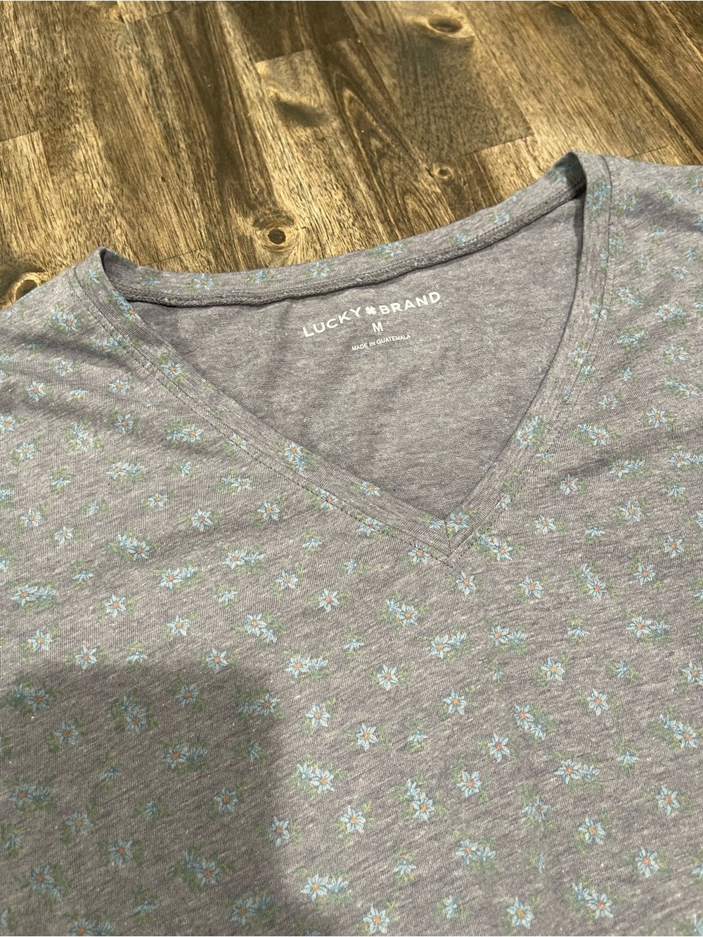 Lucky Brand Gray Floral V-Neck Tee | Size M - Picture 3 of 4